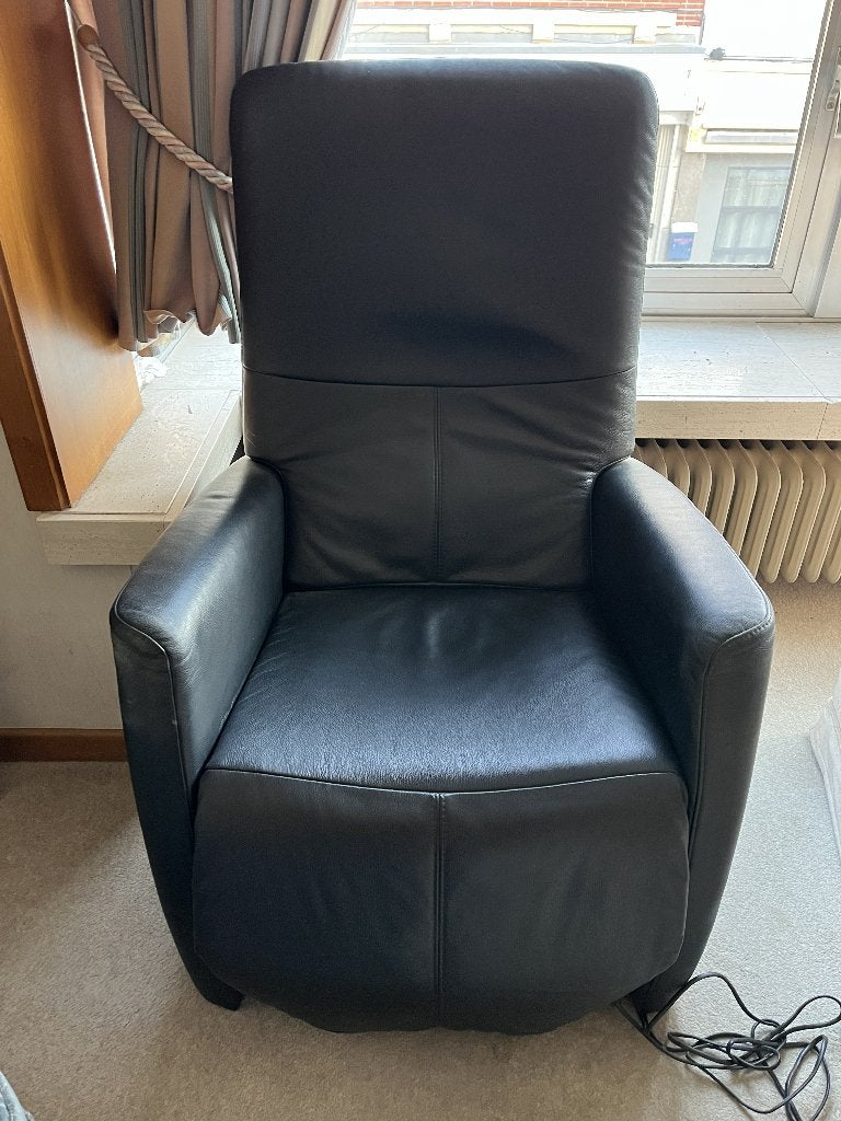 Relax zetels (2) waarvan 1 elektrisch verstelbaar, Huis en Inrichting, Gebruikt, Klassiek, 75 tot 100 cm, 75 tot 100 cm