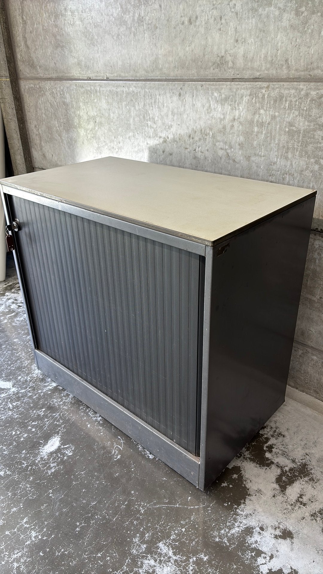 Metalen kast, Huis en Inrichting, Kasten | Roldeurkasten en Archiefkasten, Ophalen, Zo goed als nieuw
