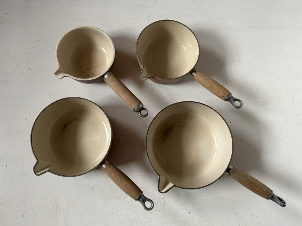 Set Le Creuset pannen Dia 14 tot Dia 20 met gietmond, Gebruikt, Met handvatten, Le Creuset, Ophalen of Verzenden