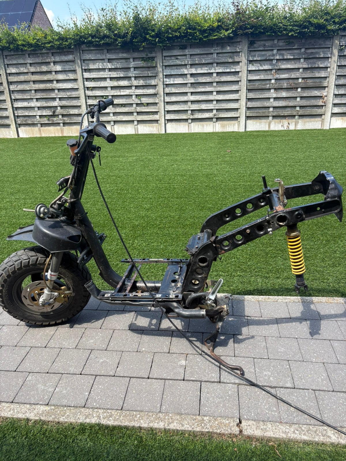 Châssis moteur Typhoon avec 123, Motos, Enlèvement