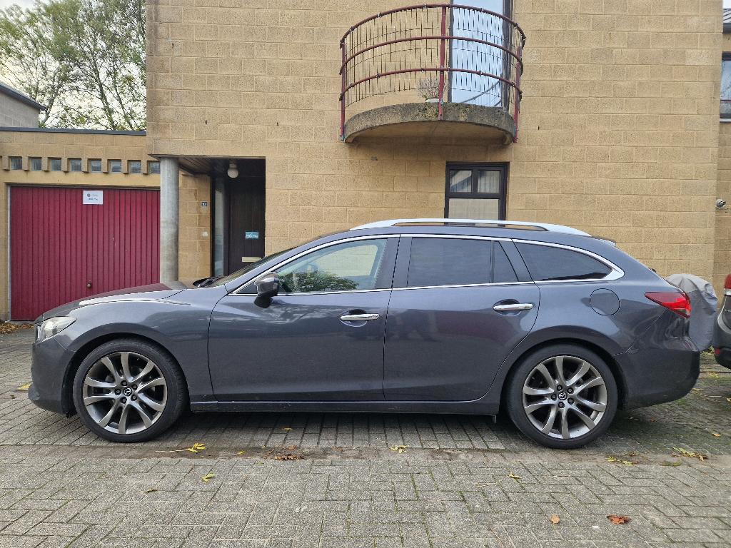 Mazda 6. GJ. Année 2013 2,2 D. Euro 6b. 72 000 km., Autos, Mazda, Argent ou Gris, Achat, Carnet d'entretien, Noir