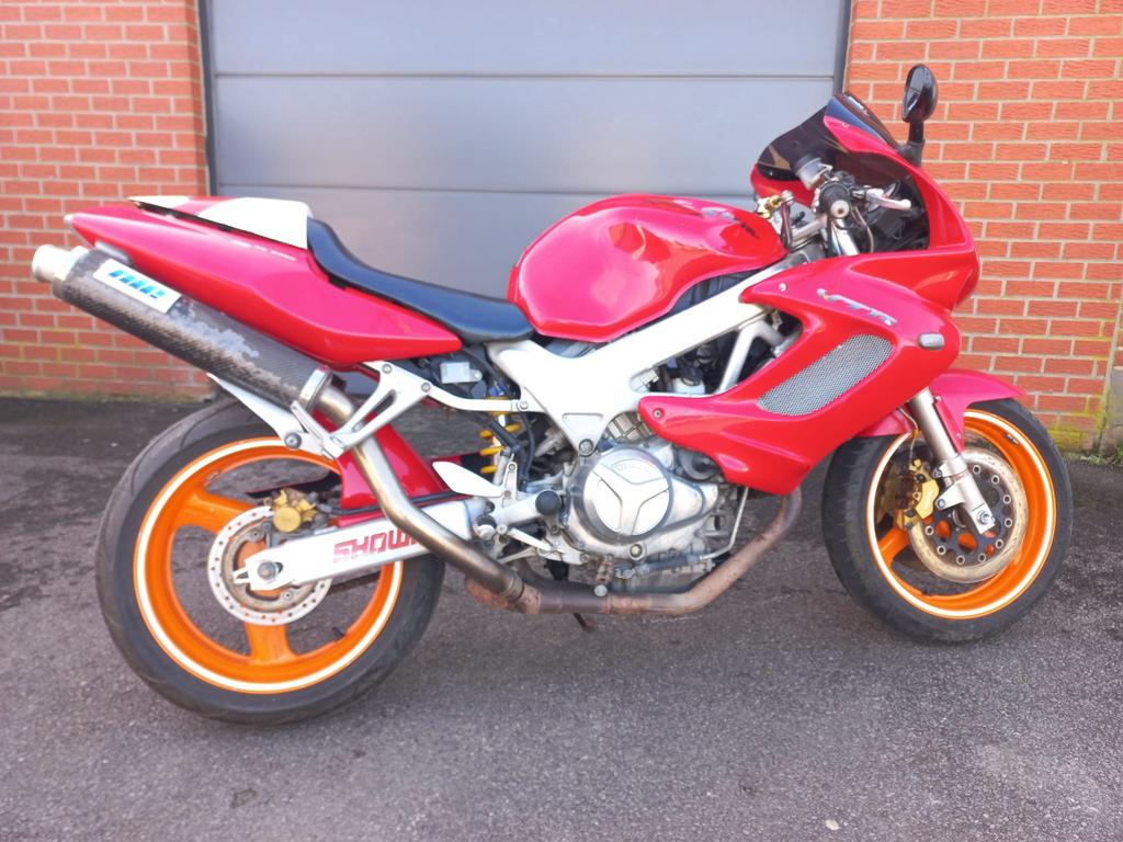 Honda VTR 1000, Motoren, Motoren | Honda, 2 cilinders, Sportuitlaat, Meer dan 35 kW, Handgeschakeld