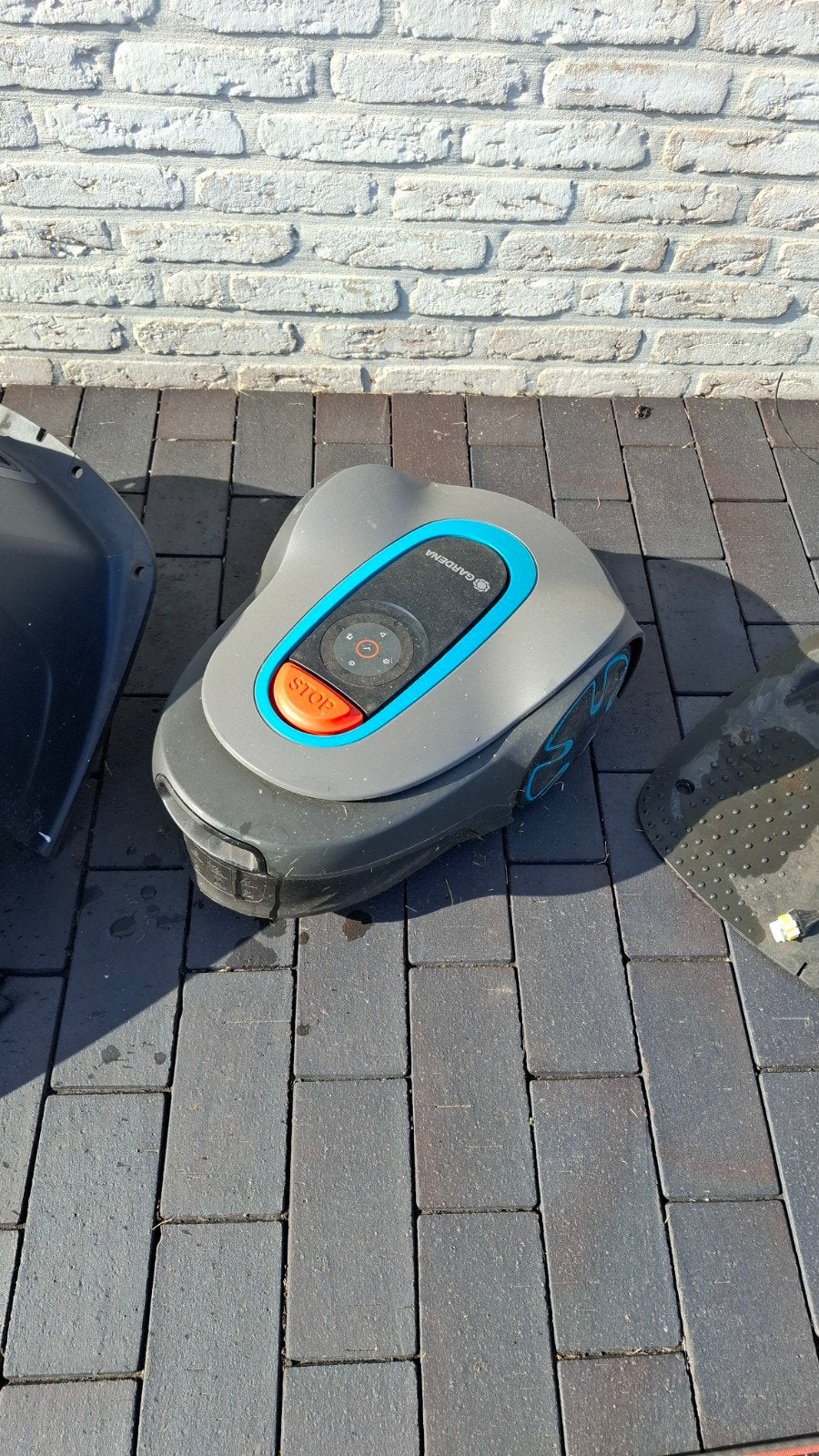 Gardena robot maaier + garage, Ophalen, Gebruikt, Gardena