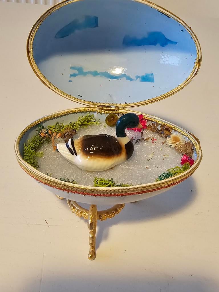 œuf en porcelaine. (Inspiré de Fabergé), Enlèvement ou Envoi