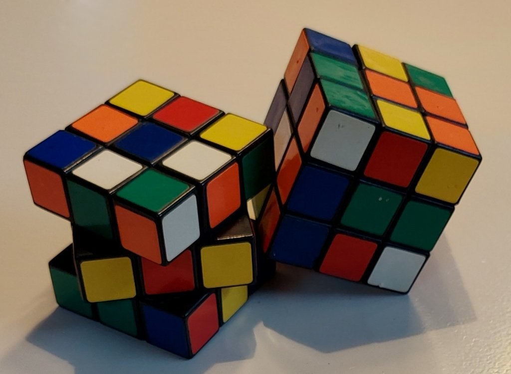 3x3 draaikubus - 2 exemplaren, Ophalen, Zo goed als nieuw