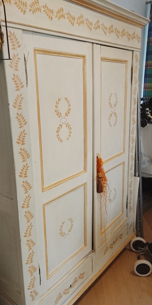 Oude kledingkast opnieuw ontworpen, Antiek en Kunst, Ophalen