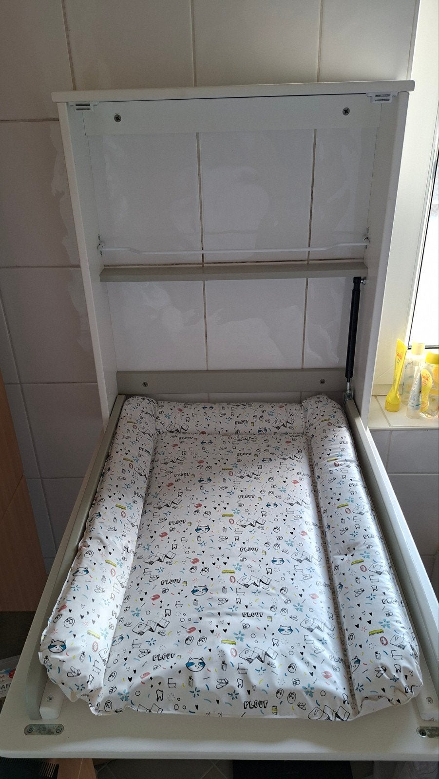 Badabulle wandcommode inklapbare luiertafel, Huis en Inrichting, Ophalen, Zo goed als nieuw