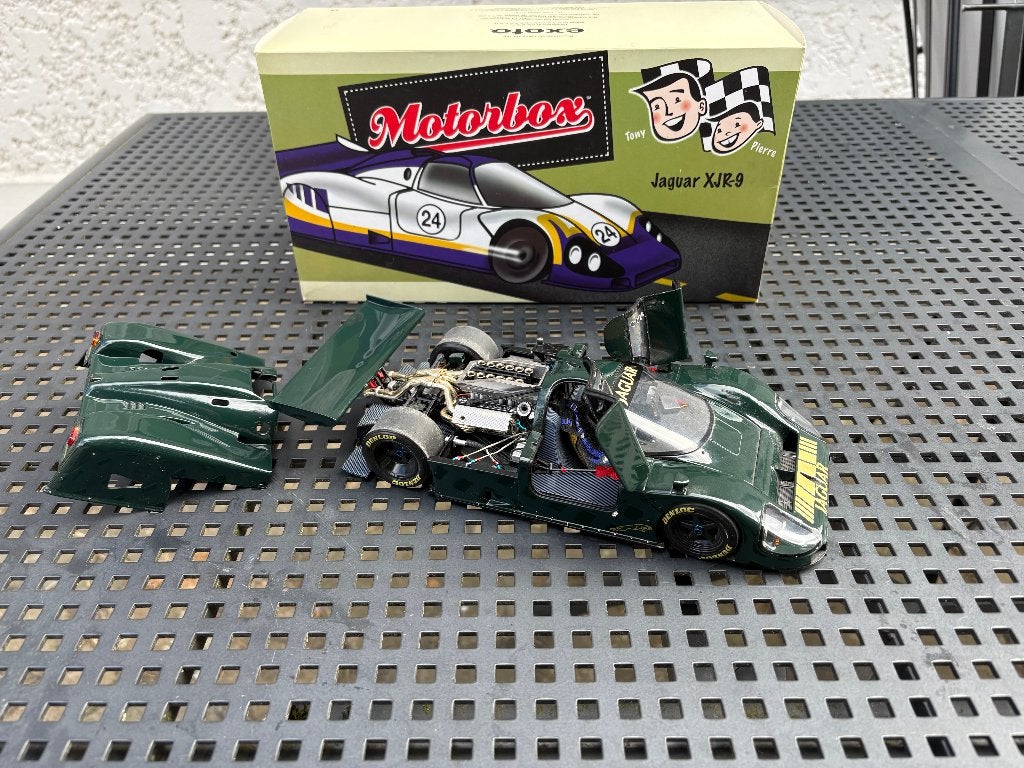 EXOTO 1/18 Scale Jaguar XJR-9 Le Mans 1988, Enlèvement ou Envoi, Comme neuf