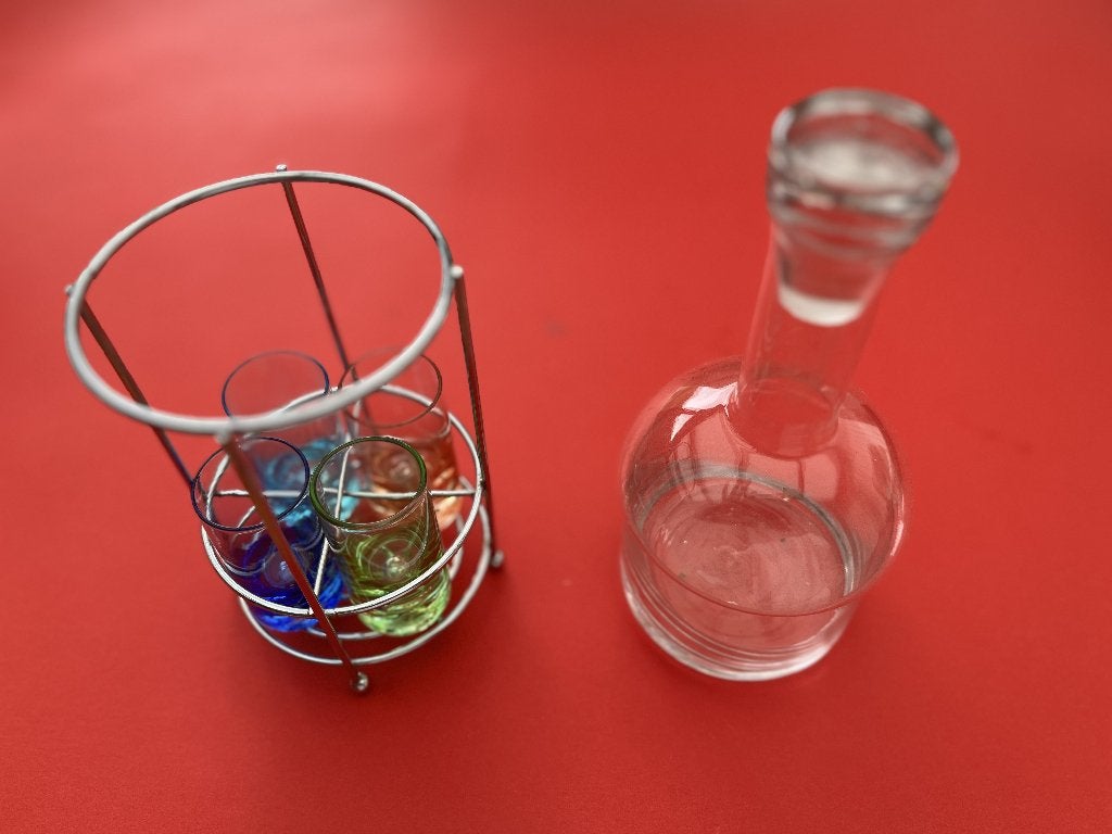 Carafe + 4 verres + support, Multicolore, Enlèvement ou Envoi, Set de table, Avec support