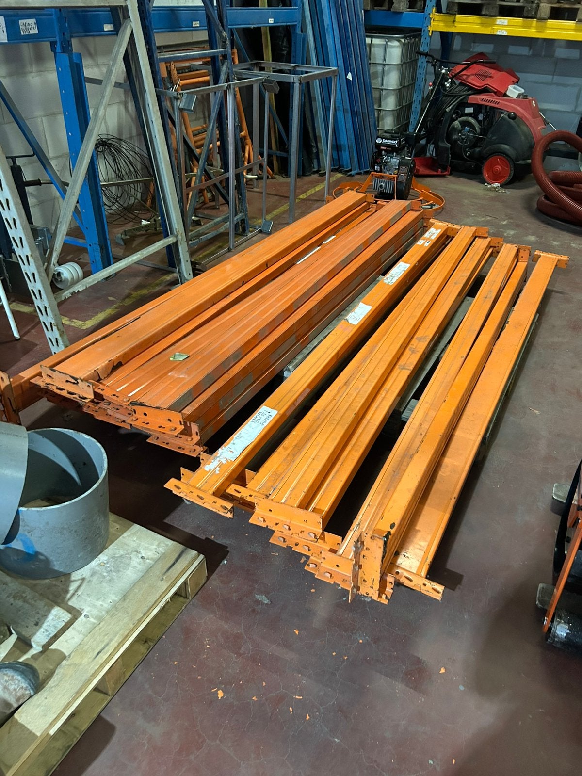 Grote partij gebruikte palletrekken, Ophalen