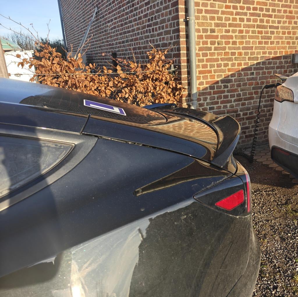 Spoiler noir brillant et pare-soleil Tesla Model 3 2021, Enlèvement