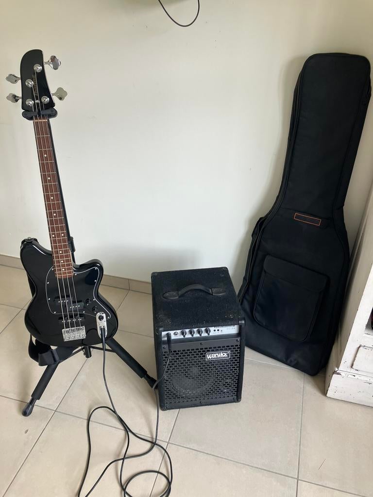 Electrische basgitaar Ibanez met versterker en accessoires, Muziek en Instrumenten, Ophalen, Zo goed als nieuw, Ibanez, Met versterker