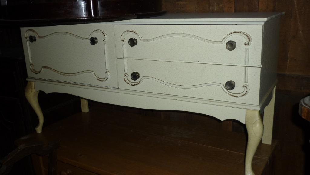 QUEEN ANN COMMODE, Enlèvement