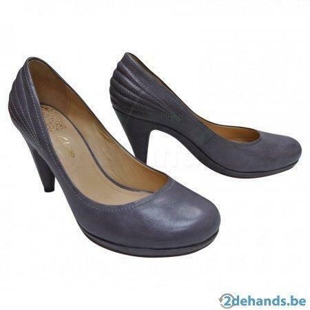Pumps Clarks, Pumps, Ophalen of Verzenden, Zo goed als nieuw, Grijs