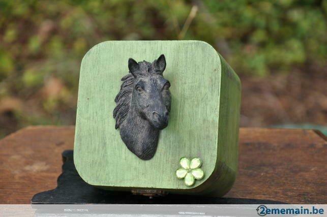 boite a bijoux en bois avec tête de cheval, Enlèvement ou Envoi, Utilisé