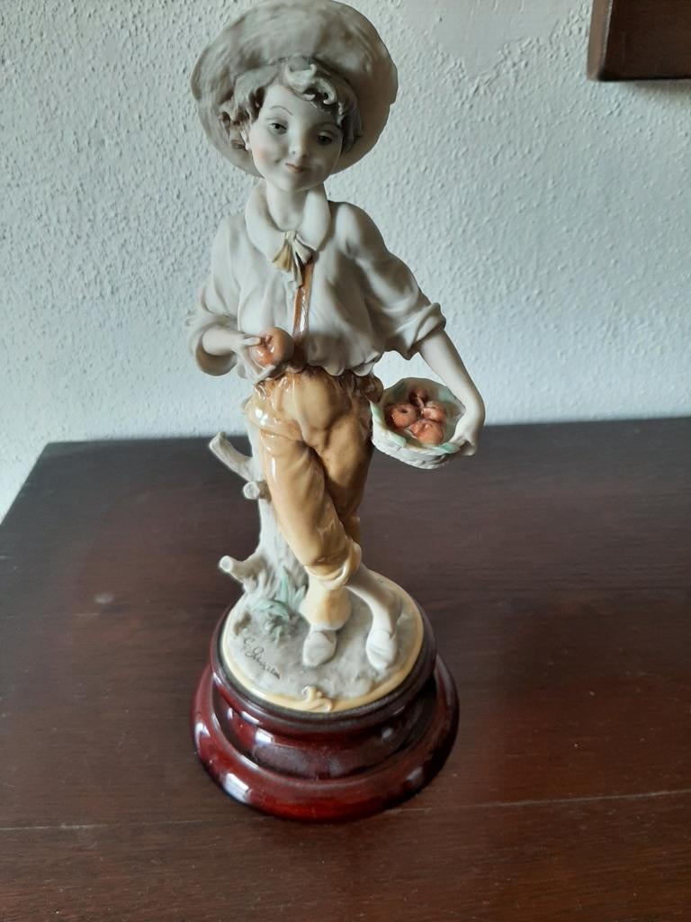Figurine en biscuit, Enlèvement