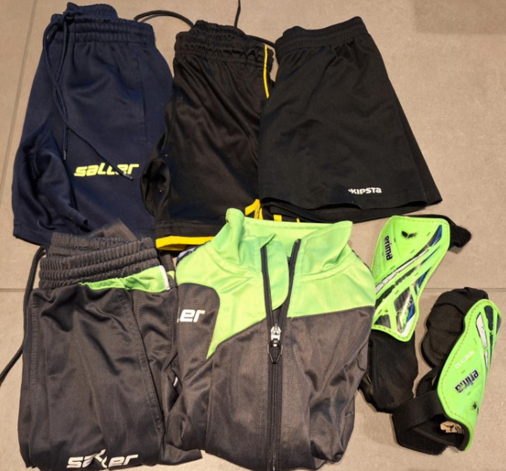 Voetbaloutfit 6-8 jaar, Ophalen