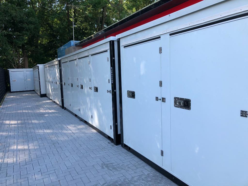 Motorstalling in Alphen aan den Rijn, Ophalen, Zo goed als nieuw