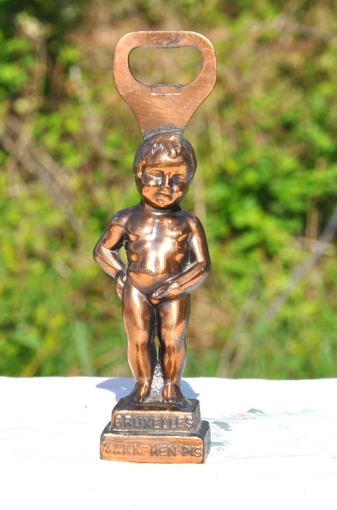 decapsuleur cuivre rouge manneken-pis bruxelles (x2117), Antiquités & Art, Enlèvement ou Envoi, Cuivre