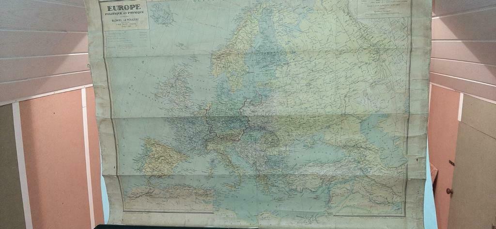 🏓🏓🏓Oude linnen landkaart europa cartografie, Ophalen of Verzenden, Zo goed als nieuw, Landkaart