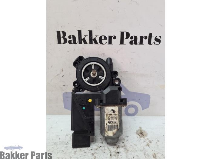 Moteur de vitre portière d'un Renault Laguna, -, Renault, -, 3 mois de garantie