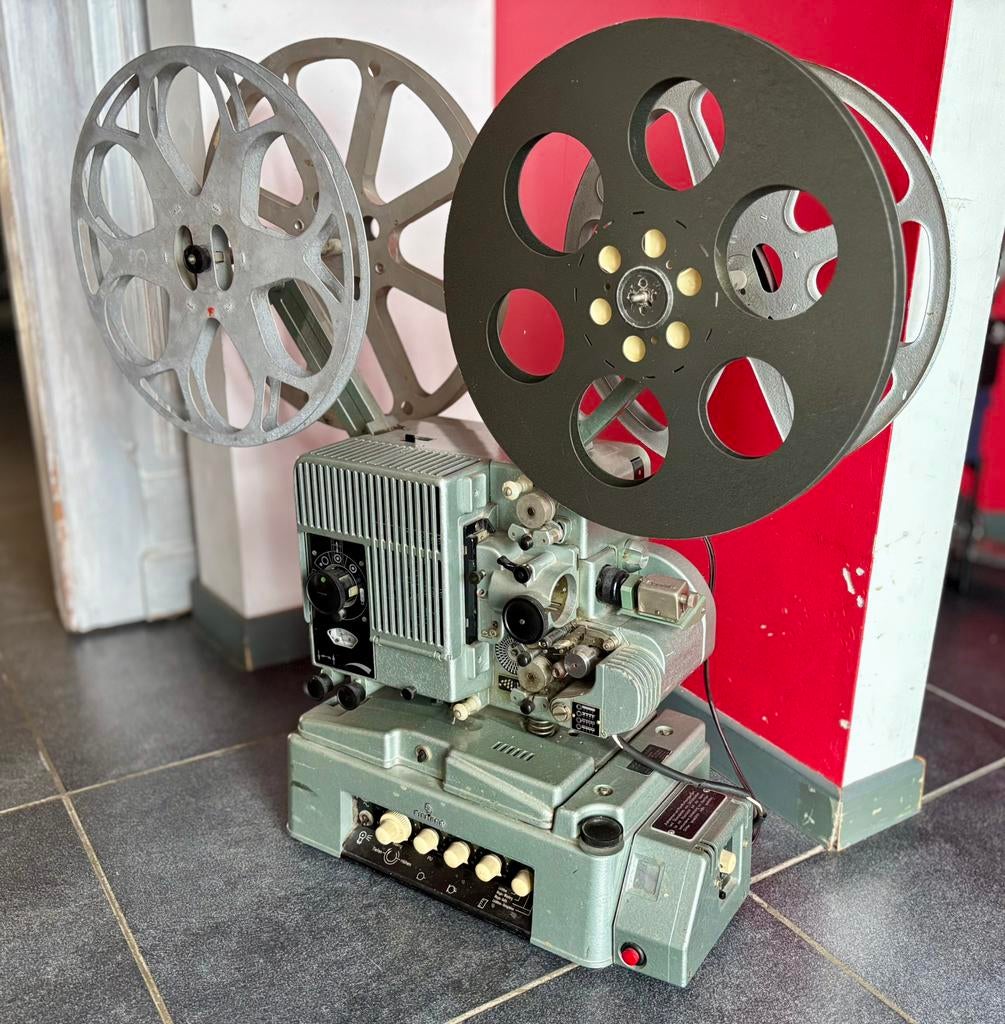 Projecteur cinéma 16mm double bande ancien, Collections, Appareils photo & Matériel cinématographique, Enlèvement, 1960 à 1980