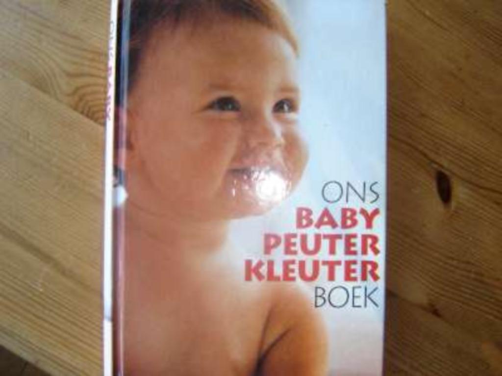 ons baby, peuter, kleuter boek van kvlv, Boeken, Ophalen of Verzenden, Gelezen
