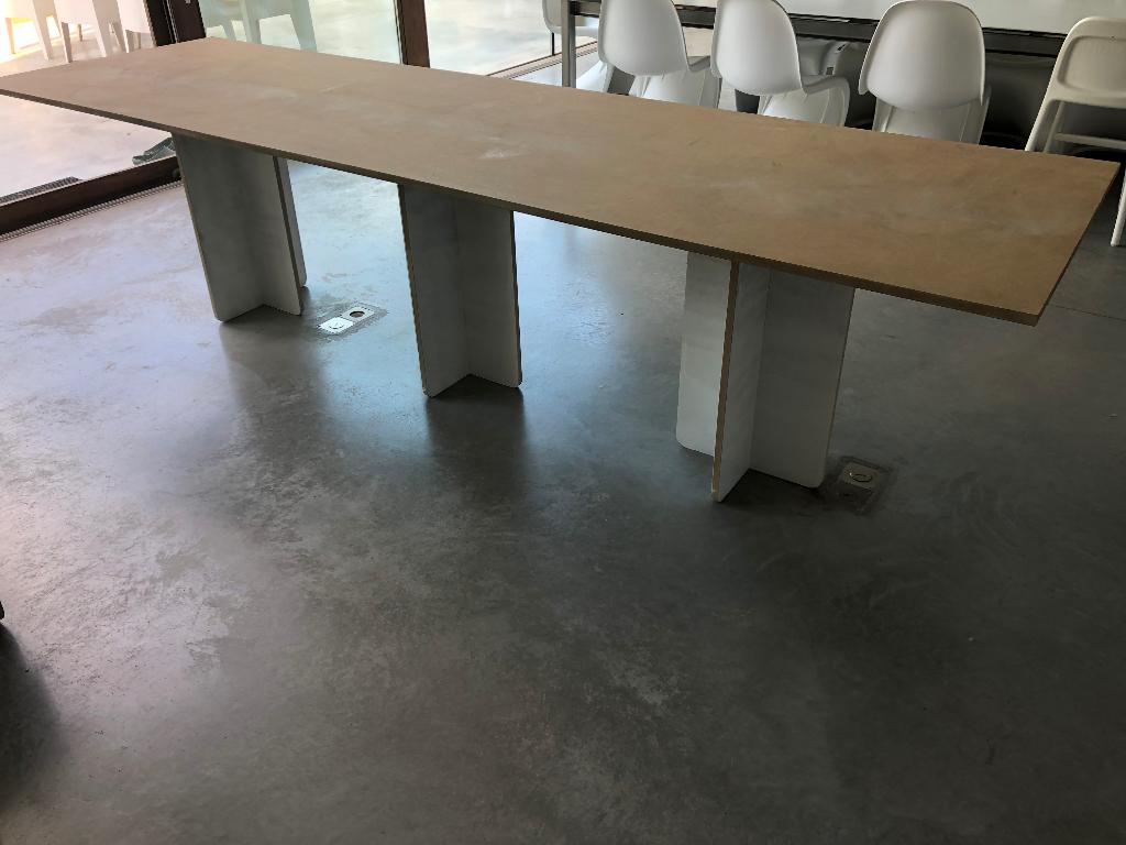 Zeer lange demonteerbare tafel van uit MDF, Huis en Inrichting, Tafels | Eettafels, Ophalen, 100 tot 150 cm, 200 cm of meer, Zo goed als nieuw