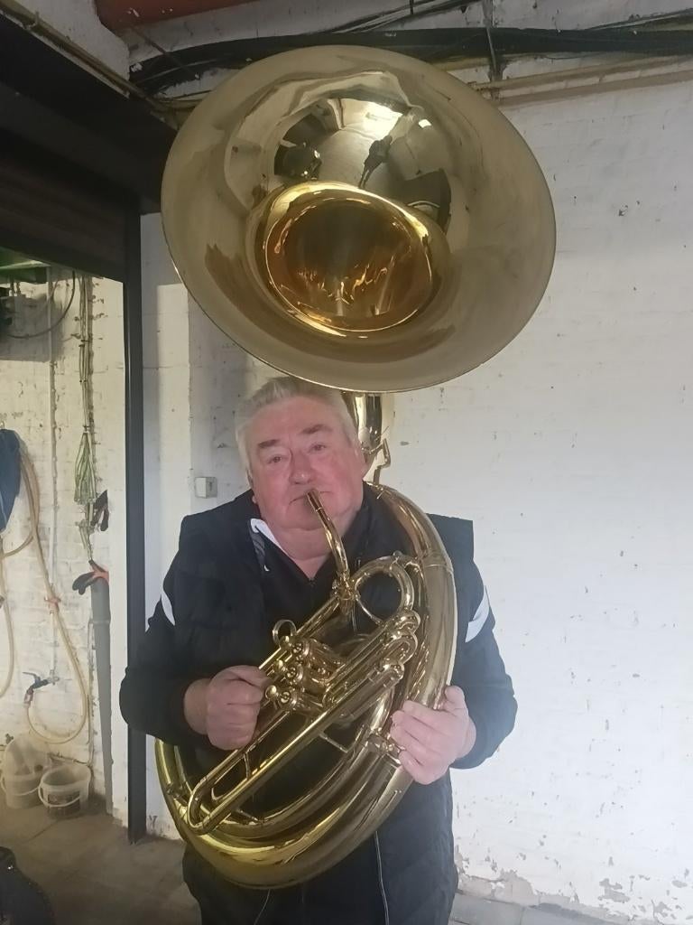SOUSAPHONE KING LÉGENDE., Musique & Instruments, Enlèvement, Comme neuf, Tuba en si bémol, Avec valise ou sac