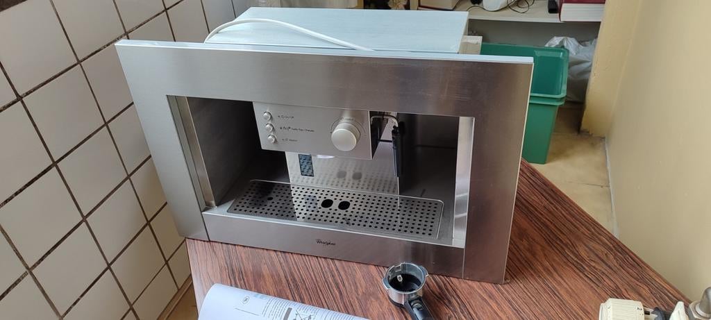 Machine expresso Whirlpool modèle ace010, Enlèvement