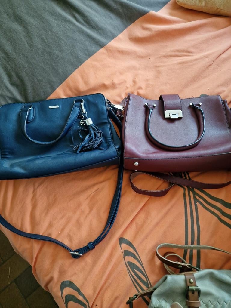 Handtassen, ieper, Handtassen en Accessoires, Tassen | Damestassen, Ophalen, Zo goed als nieuw