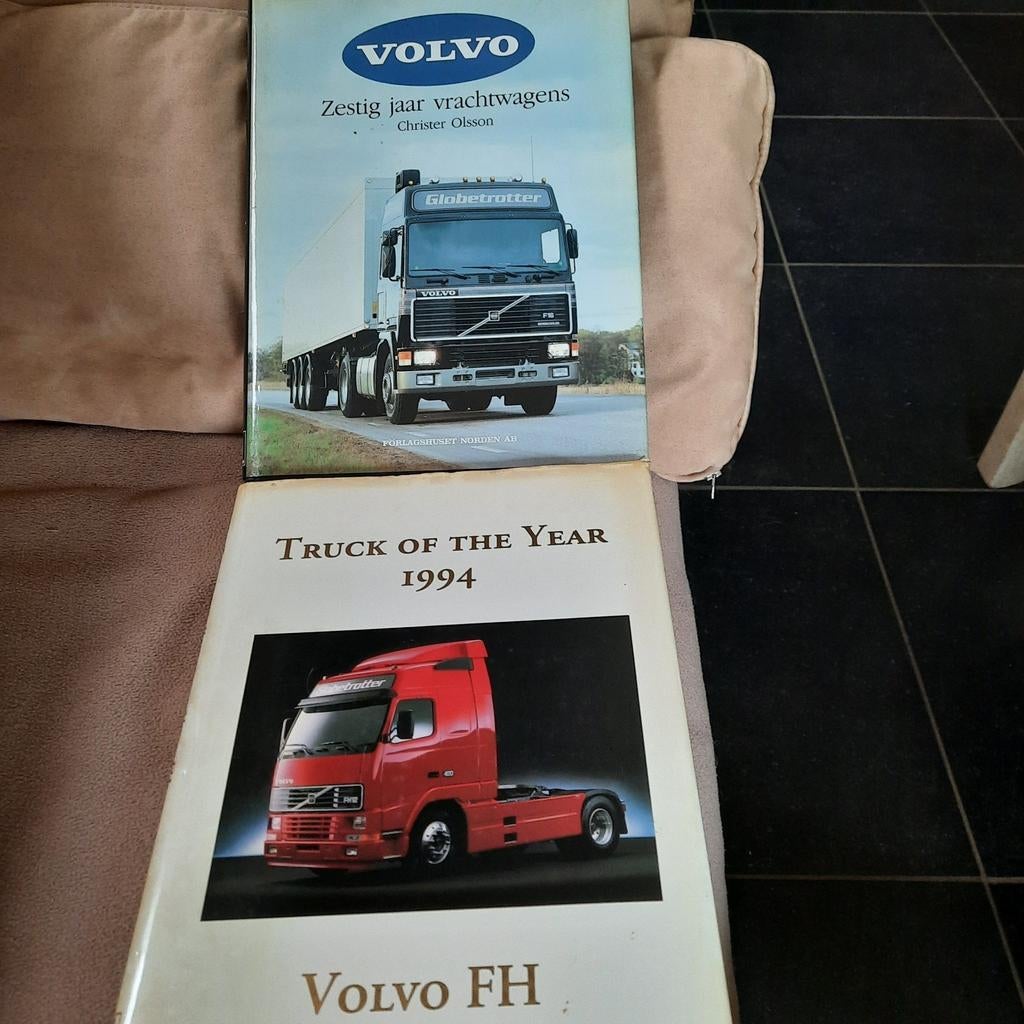 Volvo trucks : 60 jaar Volvo en truck of the year 1994 ., Boeken, Auto's | Folders en Tijdschriften, Ophalen of Verzenden, Zo goed als nieuw