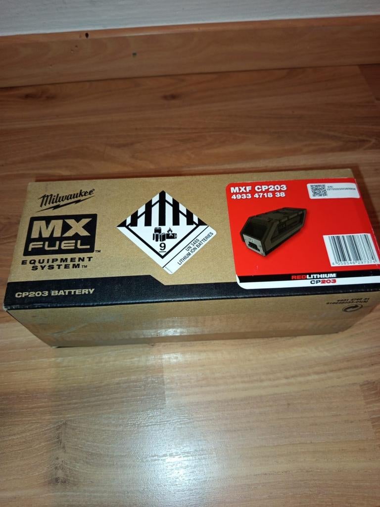 Milwaukee MXF CP203, Bricolage & Construction, Enlèvement