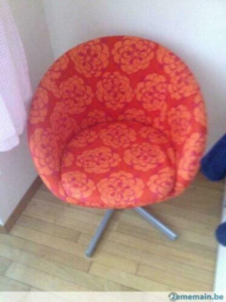 fauteuil dans les tons de orange, Enlèvement, Utilisé