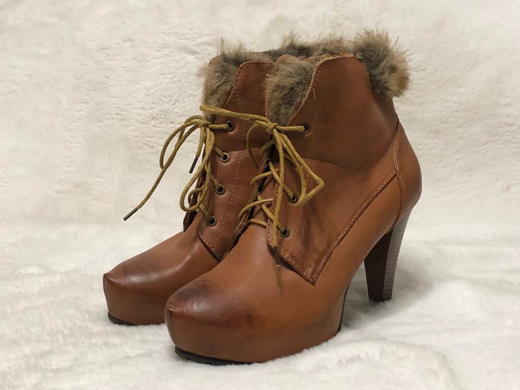 Laarzen met hoge hakken, EU 36, Kleding | Dames, Schoenen, Zo goed als nieuw, Lage of Enkellaarzen, Bruin, Verzenden
