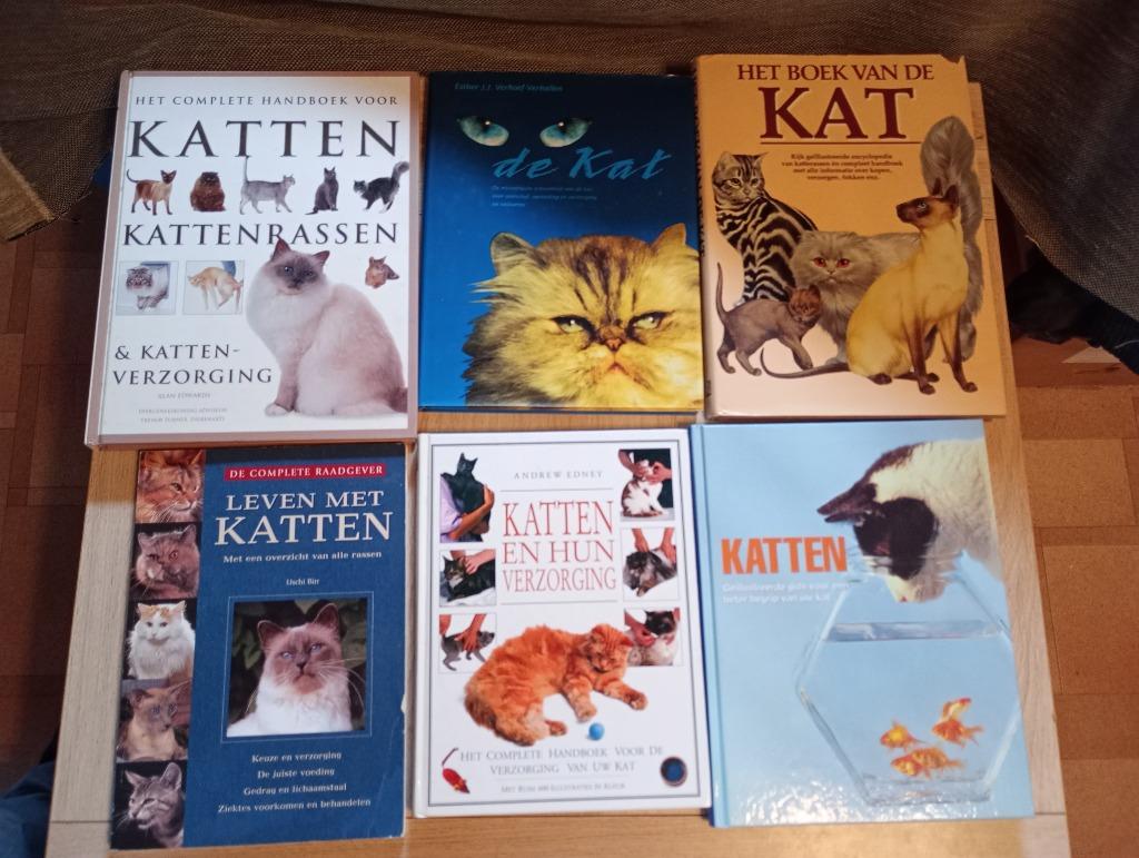 Vele leerrijke boeken over katten 1€/stuk, Ophalen of Verzenden, Gelezen, Katten