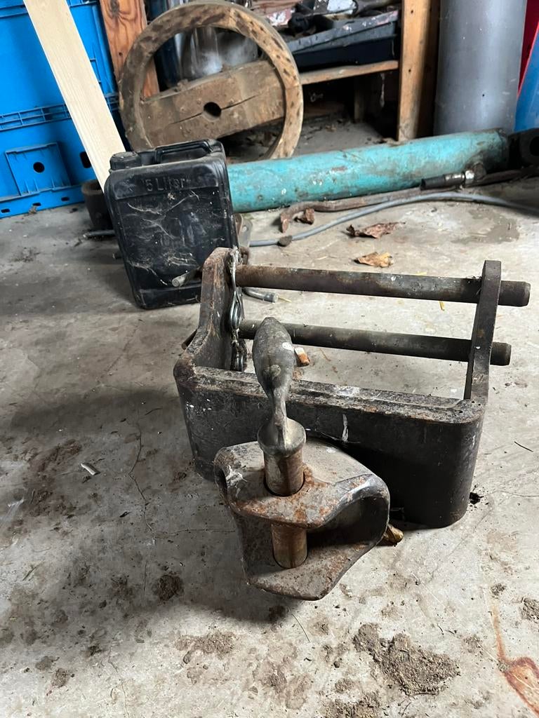 Attache pour tracteur, Fiat 180 90   où 110. 90  ou 90 90, Ophalen of Verzenden, Zo goed als nieuw