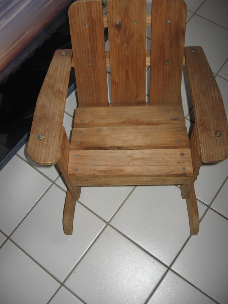Vintage 70' handgemaakte kinderschommelstoel gemaakt in een, Kinderen en Baby's, Kinderstoelen, Ophalen, Zo goed als nieuw