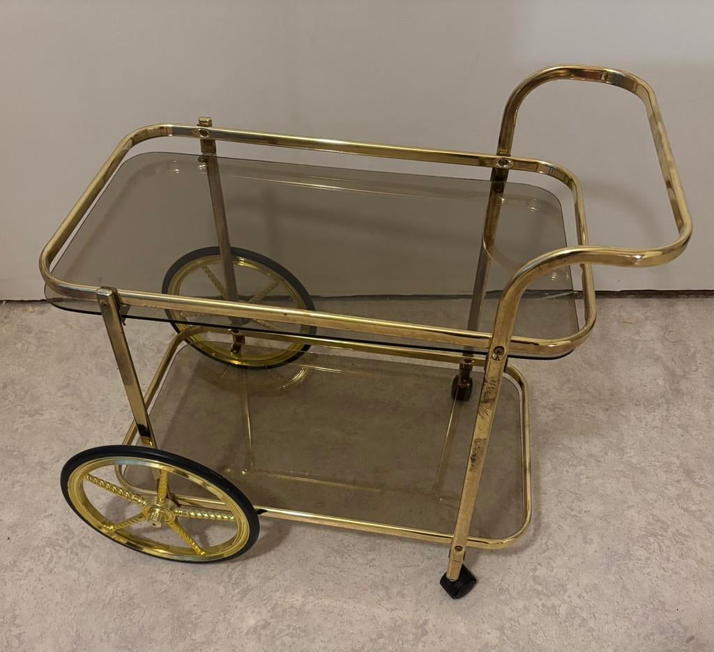 vintage messing barwagen met 2 donkere glazen bladen, Ophalen, Gebruikt