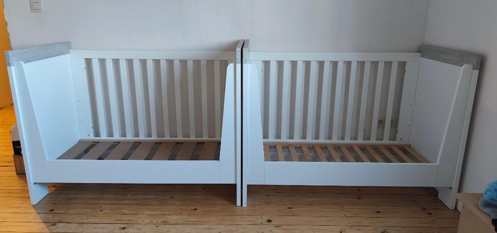 Meegroeikamer (2 bedjes) + hanglegkast + commode, Kinderen en Baby's, Kinderkamer | Complete kinderkamers, Ophalen, Gebruikt, Jongetje of Meisje