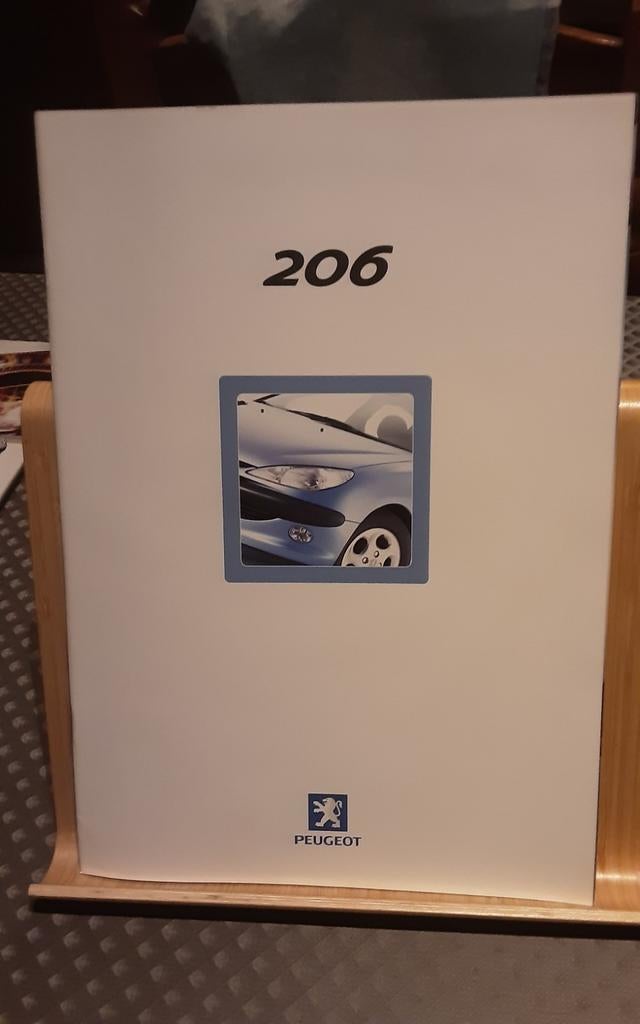 PEUGEOT 206 brochure, Boeken, Auto's | Folders en Tijdschriften, Ophalen of Verzenden, Zo goed als nieuw, Peugeot