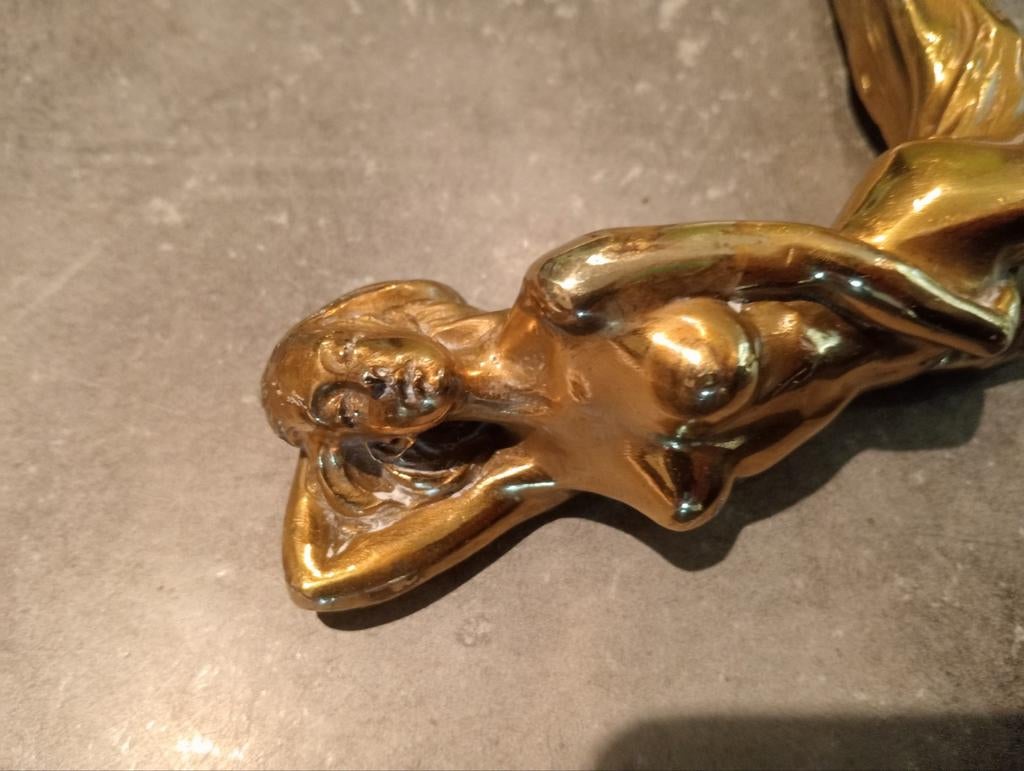 Venus is gekomen. Brons, Brons