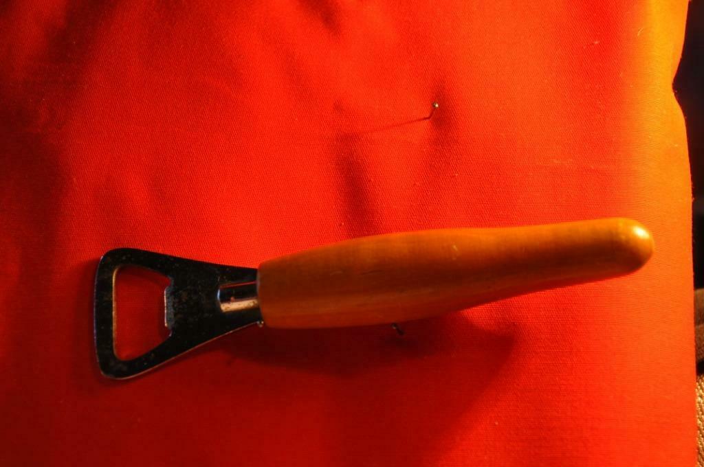§  decapsuleur bois et metal (19), Ophalen of Verzenden, Gebruikt, Flesopener