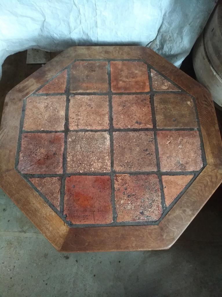 Table octogonale 85 cm H43 chêne massif/carrelage ancien, Maison & Meubles, Tables | Tables de salon, Moins de 50 cm, 50 à 100 cm