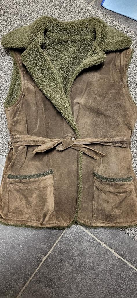 Suède bodywarmer,  aan 2 zijde te dragen.., Ophalen of Verzenden, Gedragen, Maat 38/40 (M)