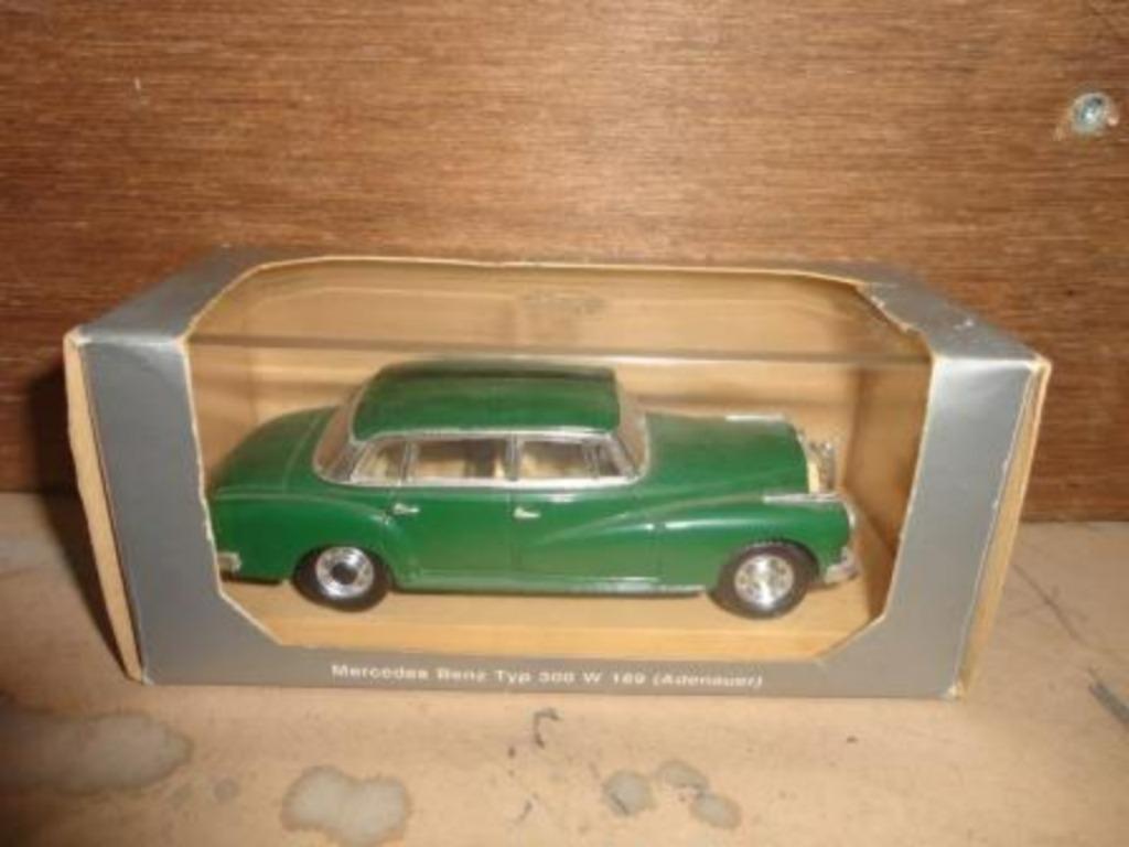 Mercedes Benz Type 300W 159 Adenauer merk Rio schaal 1/43, Ophalen of Verzenden, Zo goed als nieuw, Auto