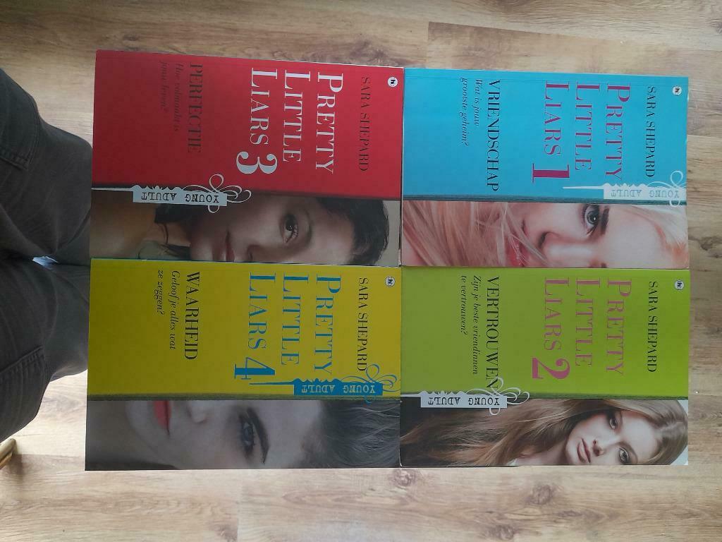 Pretty Little Liars: acht boeken + de complete serie, Ophalen of Verzenden, Zo goed als nieuw