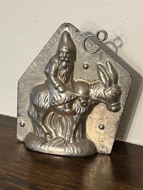 Moule à chocolat ancien Père Noël sur un âne, Enlèvement