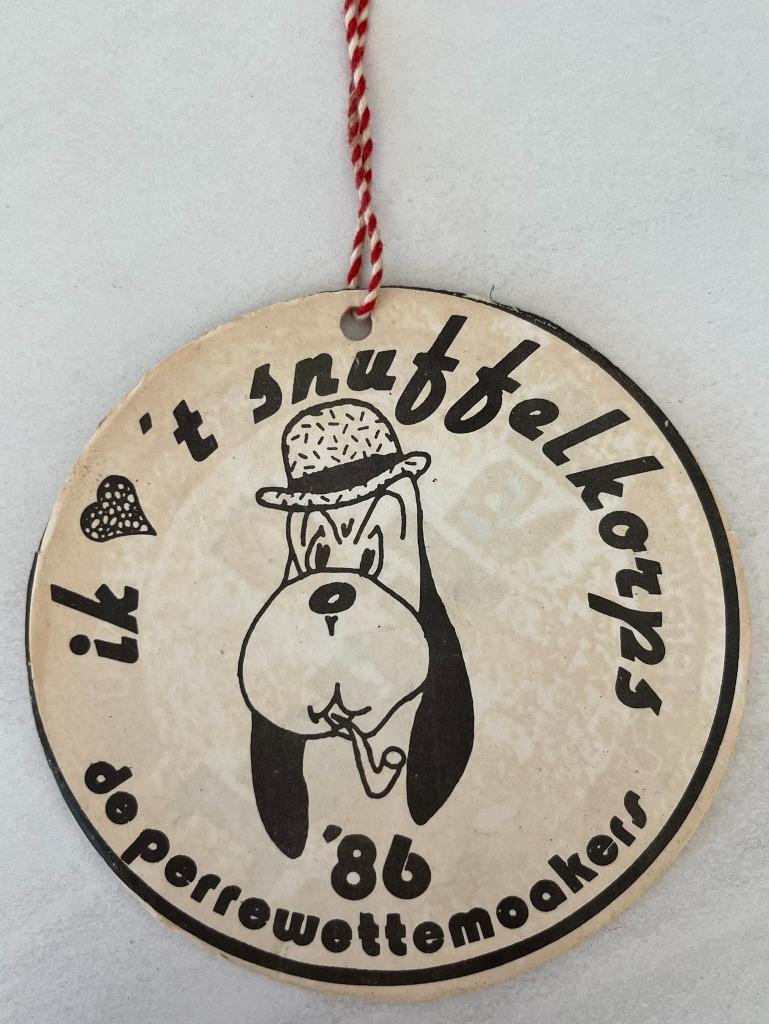 Aalst Oilsjt Carnaval De Perrewettemoakers 1986, Ophalen