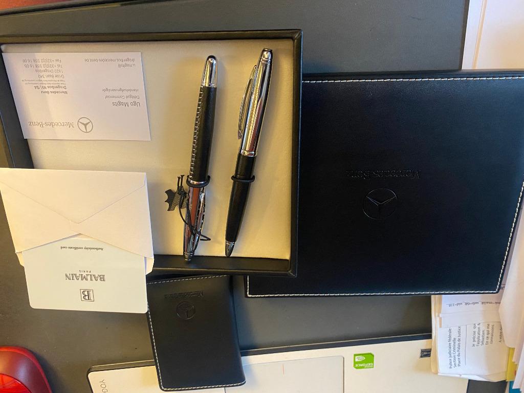 coffret Mercedes Balmain: 2 stylos et un porte cartes, Verzamelen, Pennenverzamelingen, Ophalen of Verzenden, Zo goed als nieuw